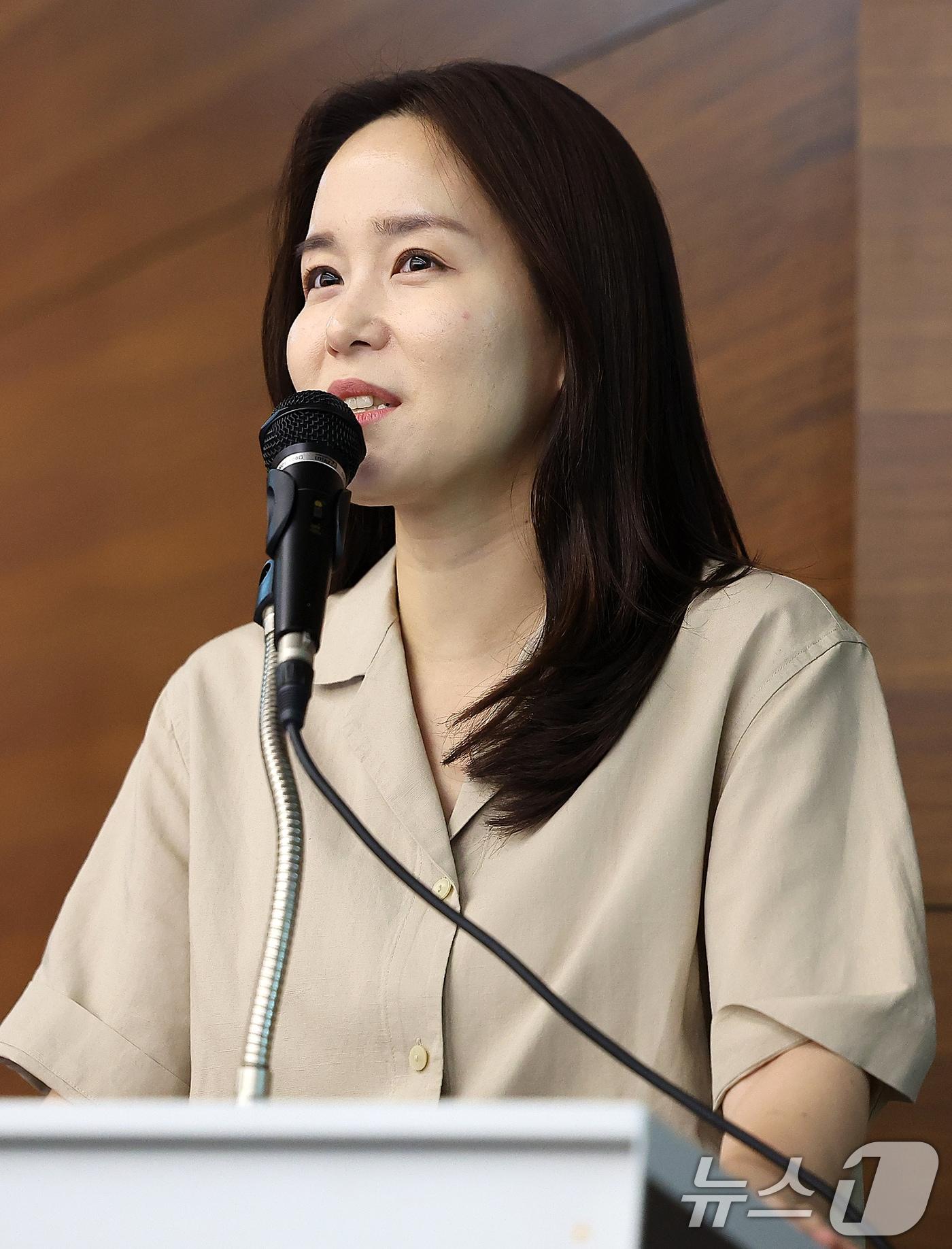 본문 이미지 - 이주영 개혁신당 의원이 지난 7일 오전 서울 서초구 가톨릭대학교 서울성모병원 대강당에서 열린 2024 대한소아응급의학회 춘계 학술대회 ‘소아응급, 정면 돌파’에 참석해 축사를 하고 있다. 2024.7.7/뉴스1 ⓒ News1 김진환 기자