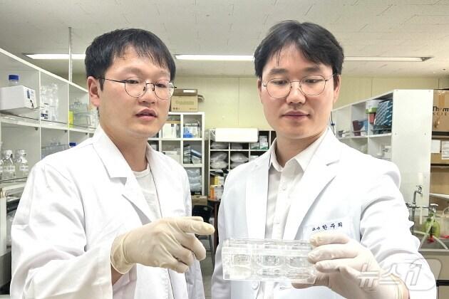 본문 이미지 - 왼쪽부터 이성표 대학원생, 한주희 지도교수/뉴스1