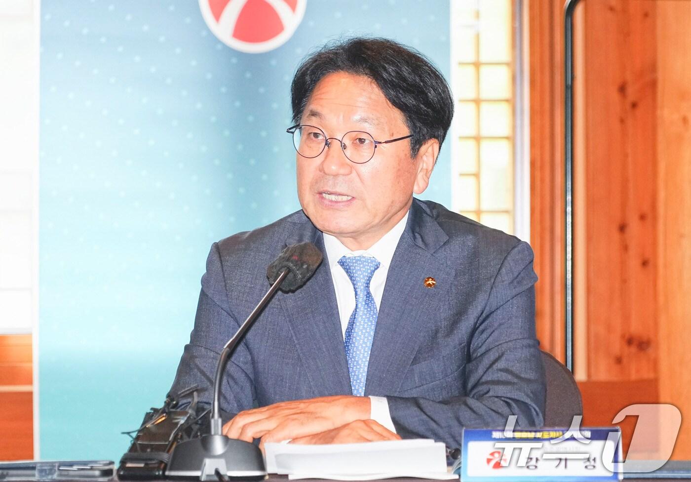 본문 이미지 - 강기정 광주광역시장이 8일 오후 전북 무주 태권도원에서 열린 '제18회 영호남 시도지사 협력회의'에 참석해 인사말을 하고 있다.(광주광역시 제공)2024.7.8/뉴스1 ⓒ News1 이수민 기자