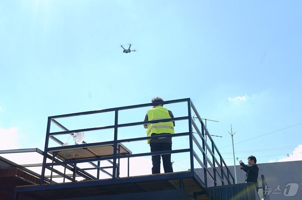 본문 이미지 - 대구에서 전국 처음으로 '여성 안심귀가 디지털 순찰서비스' 실증 시연됐다. (대구시 제공)/뉴스1