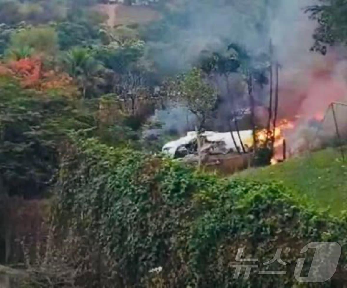 본문 이미지 - 브라질에서 62명이 탑승한 여객기가 추락하는 사고가 발생했다. (출처=사회관계망서비스 엑스) 2024.8.9.