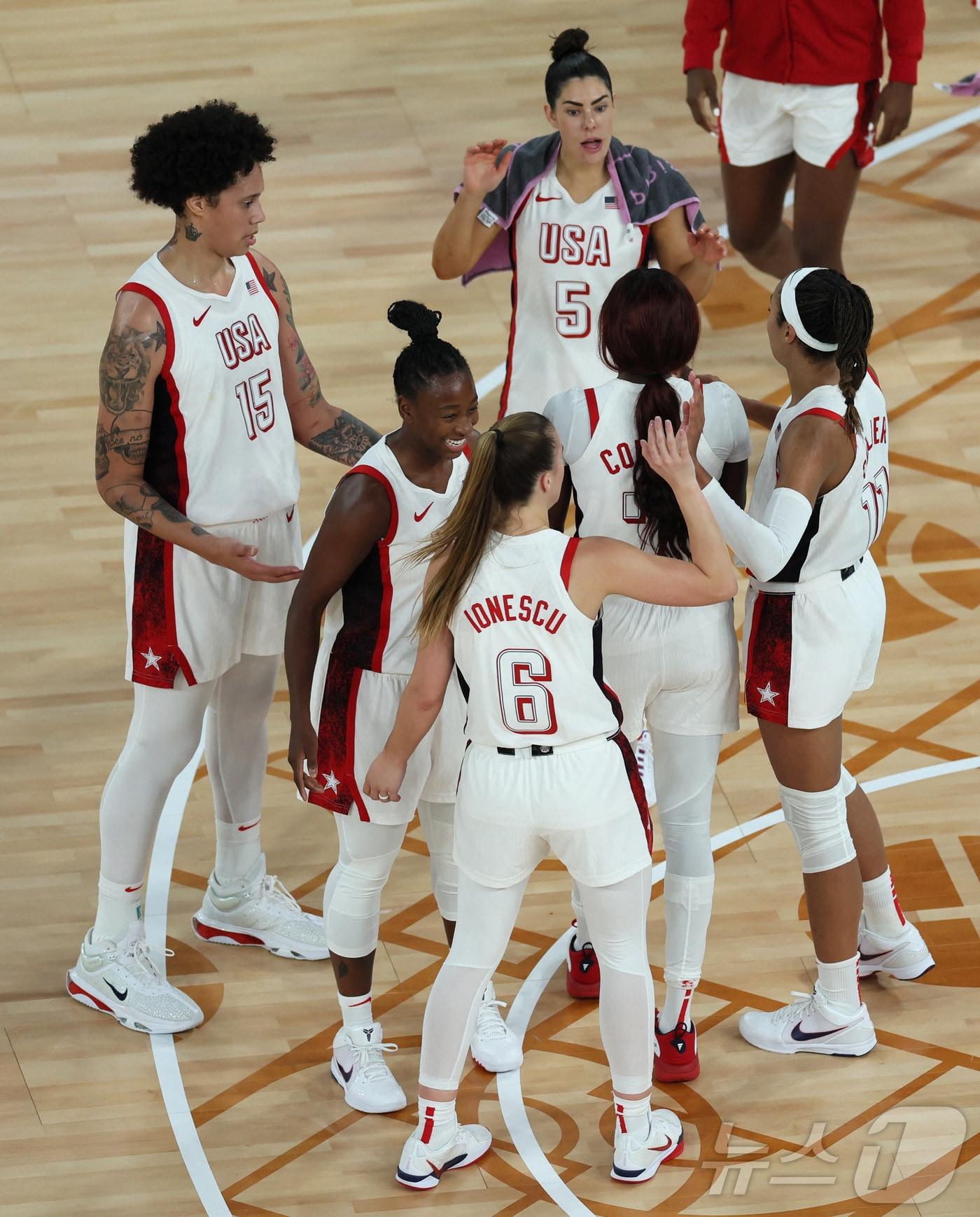 본문 이미지 - 미국 여자농구 대표팀이 10일 호주를 완파하고 결승 진출에 성공했다. ⓒ 로이터=뉴스1 ⓒ News1 원태성 기자