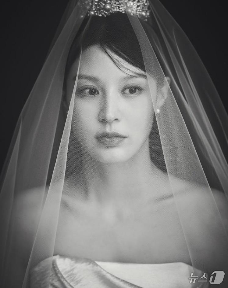 본문 이미지 - 조민 씨가 SNS에 게시한 웨딩 사진.&#40;조민 SNS 캡처&#41; 2024.8.11/뉴스1 ⓒ News1 민경석 기자