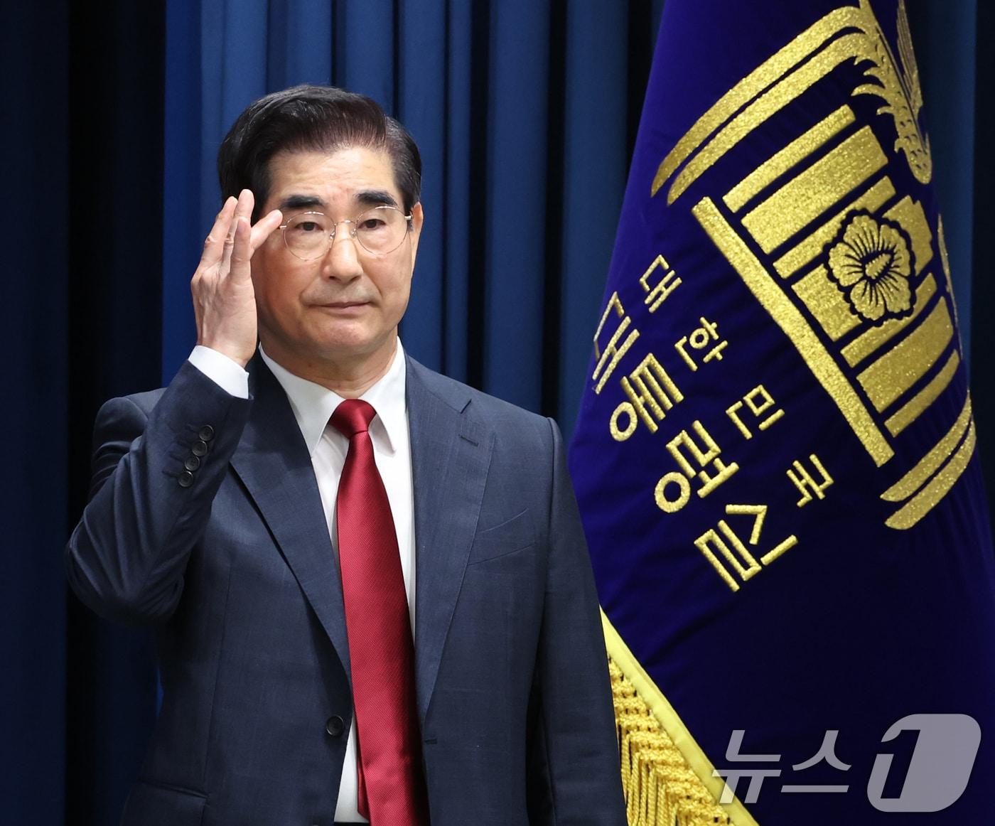 본문 이미지 - 국방부 장관 후보자로 지명된 김용현 대통령경호처장이 12일 서울 용산 대통령실 브리핑룸에서 열린 인선 브리핑에 참석하고 있다. 2024.8.12/뉴스1 ⓒ News1 송원영 기자