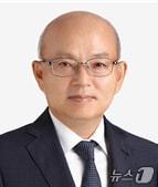 본문 이미지 - 윤석열 대통령이 12일 신임 국가인권위원장 후보자로 안창호 전 헌법재판관을 지명했다. 사진은 안창호 신임 국가인권위원장 후보자. (대통령실 제공) 2024.8.12/뉴스1 ⓒ News1 송원영 기자