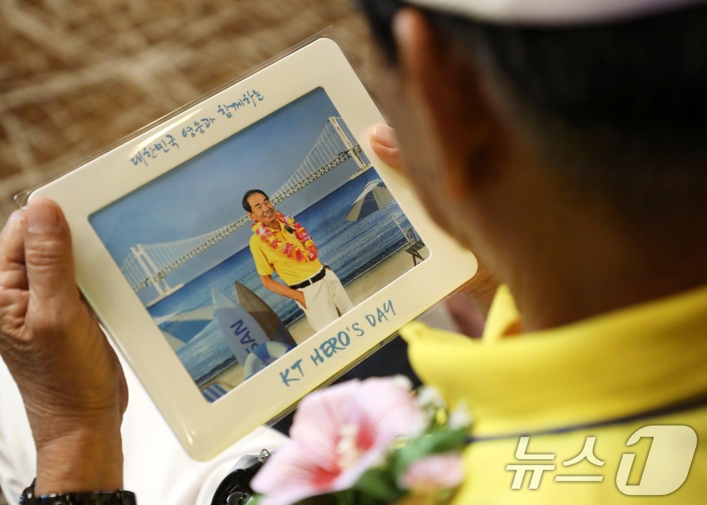 본문 이미지 - 14일 국민의힘 이종배 의원(충주)은 독립유공자 손자녀 생활지원금이 2019년 46만 8000원에서 2023년 47만 8000원으로 1만 원 인상하는데 그쳤다며 유가족의 인간적 삶을 보장할 수 있게 지원을 늘려야 한다고 국가보훈부와 보건복지부에 촉구했다.(자료사진)/뉴스1 ⓒ News1 윤일지 기자