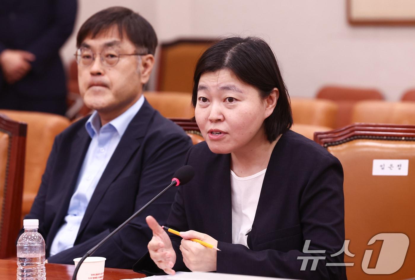 임은정 대전지방검찰청 부장검사가 14일 오후 서울 여의도 국회에서 열린 김영철 서울북부지검 차장검사 '탄핵소추사건 조사'와 관련한 청문회에서 의원 질의에 답변하고 있다. 2024.8.14/뉴스1 ⓒ News1 김민지 기자