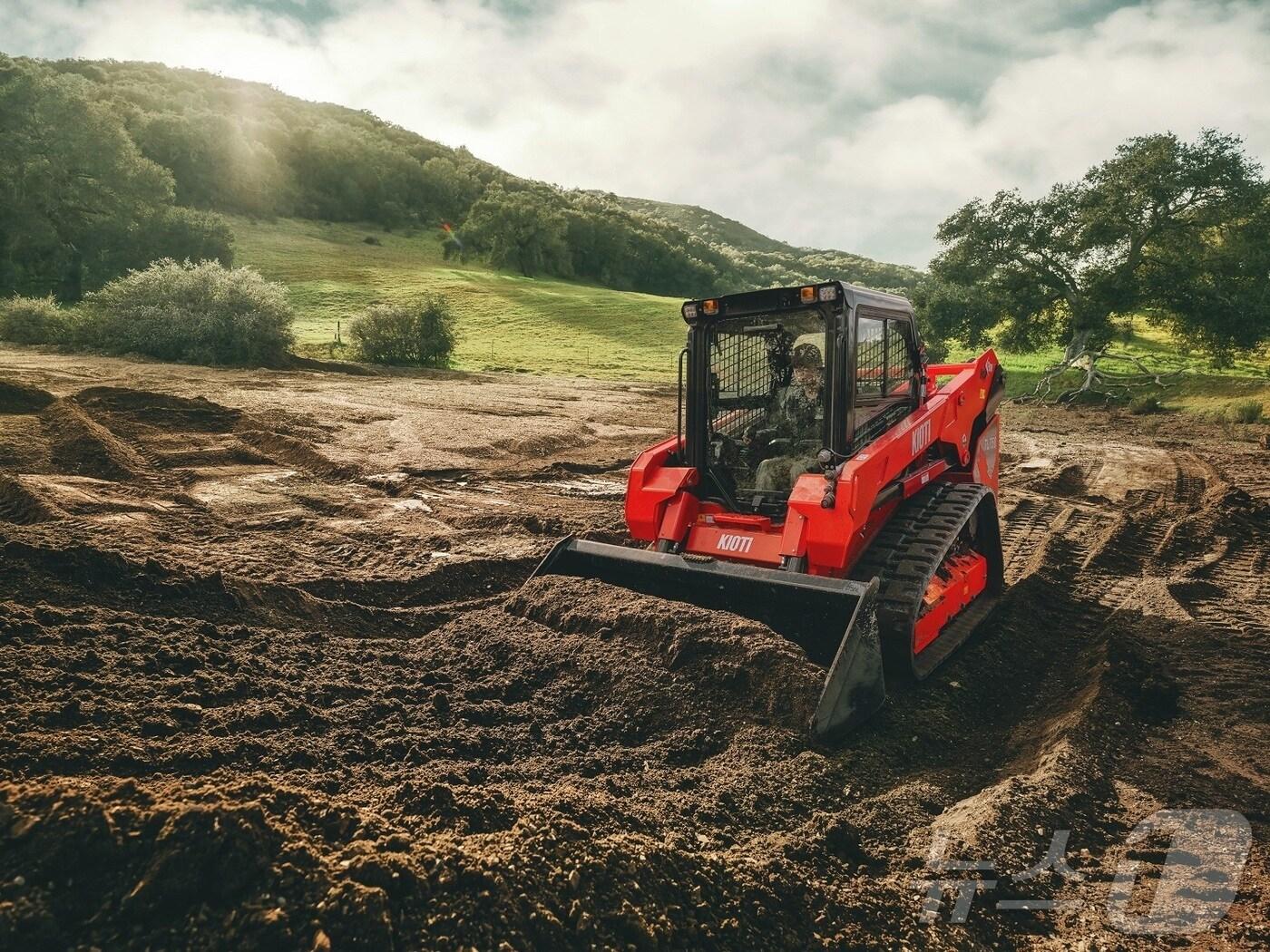 본문 이미지 - 대동, 북미 브랜드 카이오티 소형건설 장비 작업 사진(대동 제공)