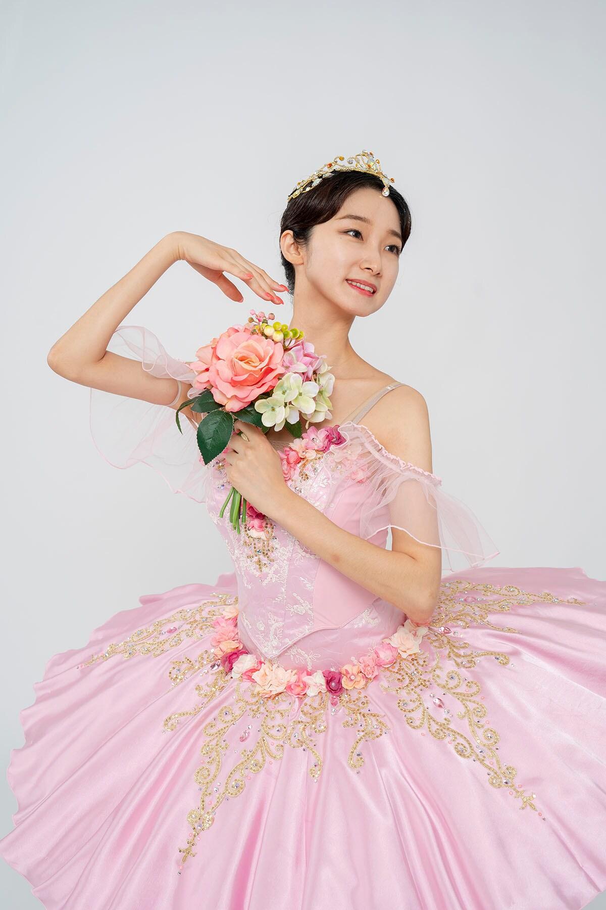 본문 이미지 - 오로라 공주 역을 맡은 신서희 발레리나(성동문화재단 제공)