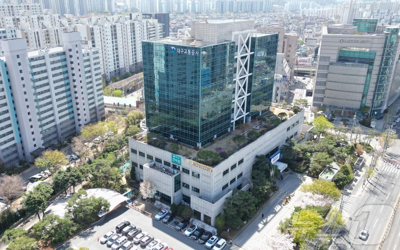 대구교통공사는 19일 하반기 신입사원 채용시험 원서를 접수한 결과 142명 모집에 5111명이 지원해 평균 35.9대 1의 경쟁률을 보였다고 밝혔다. (대구교통공사 제공)/뉴스1