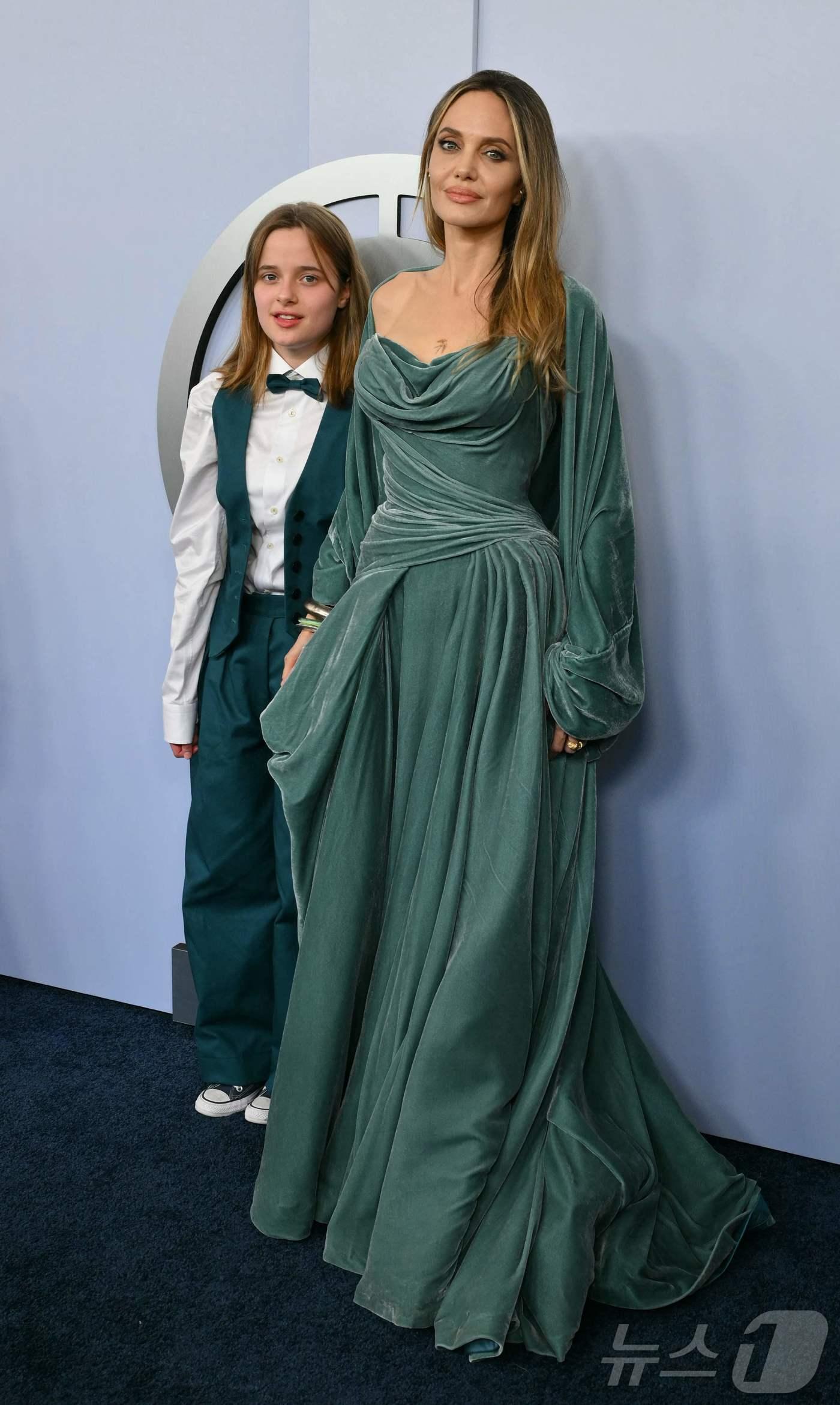 본문 이미지 - 샤일로 졸리와 앤젤리나 졸리 ⓒ AFP=뉴스1