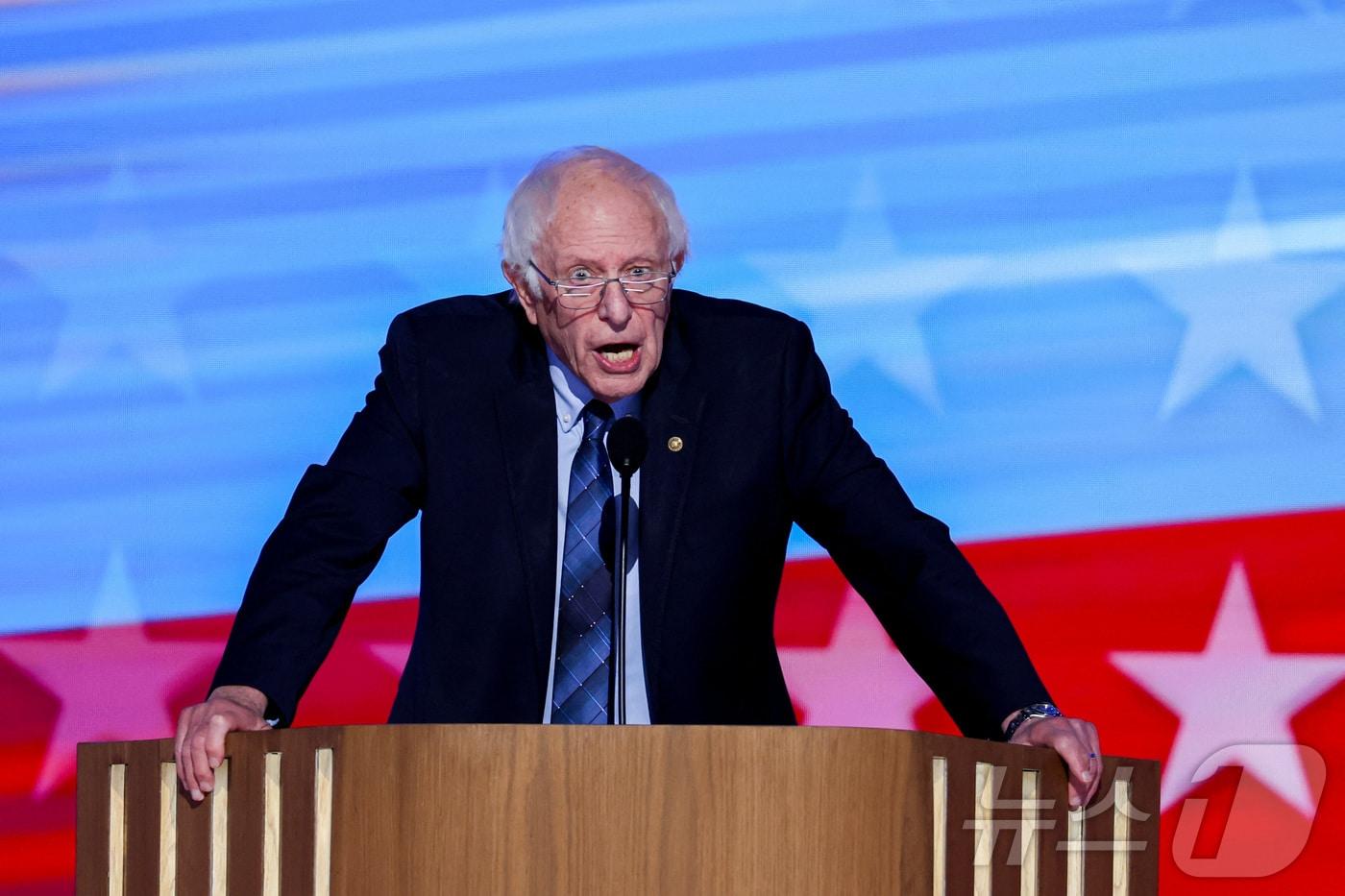 20일(현지시간) 미국 일리노이주 시카고에서 열린 민주당 전당대회(DNC) 2일차 행사에서 버니 샌더스 상원의원이 연설하고 있다. 2024.08.20/ ⓒ 로이터=뉴스1 ⓒ News1 권진영 기자