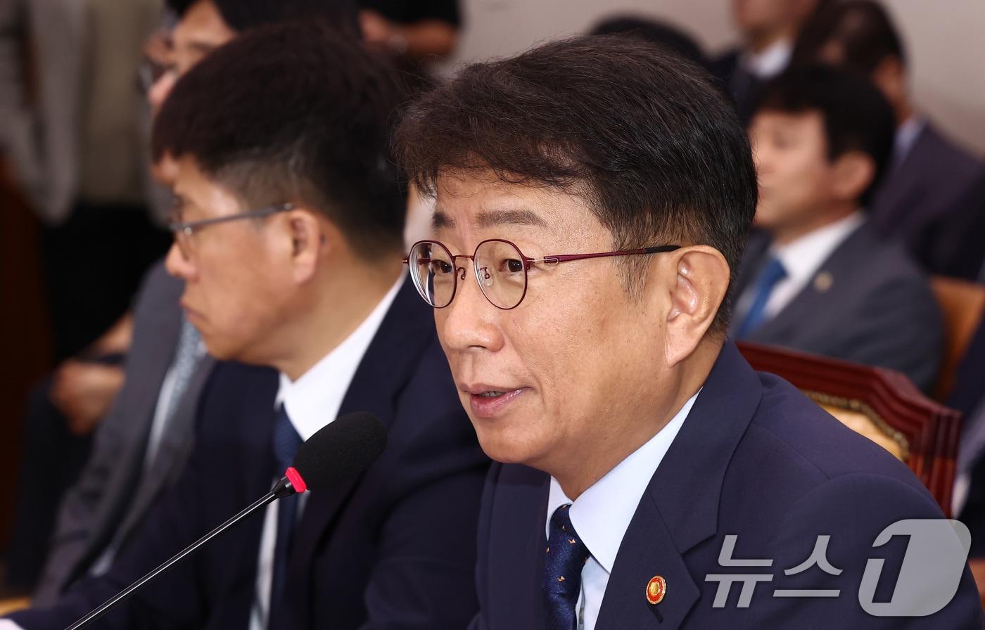본문 이미지 - 박상우 국토교통부 장관이 21일 오전 서울 여의도 국회에서 열린 국토교통위원회 전체회의에 출석, 의원 질의에 답변하고 있다. 2024.8.21/뉴스1 ⓒ News1 김민지 기자
