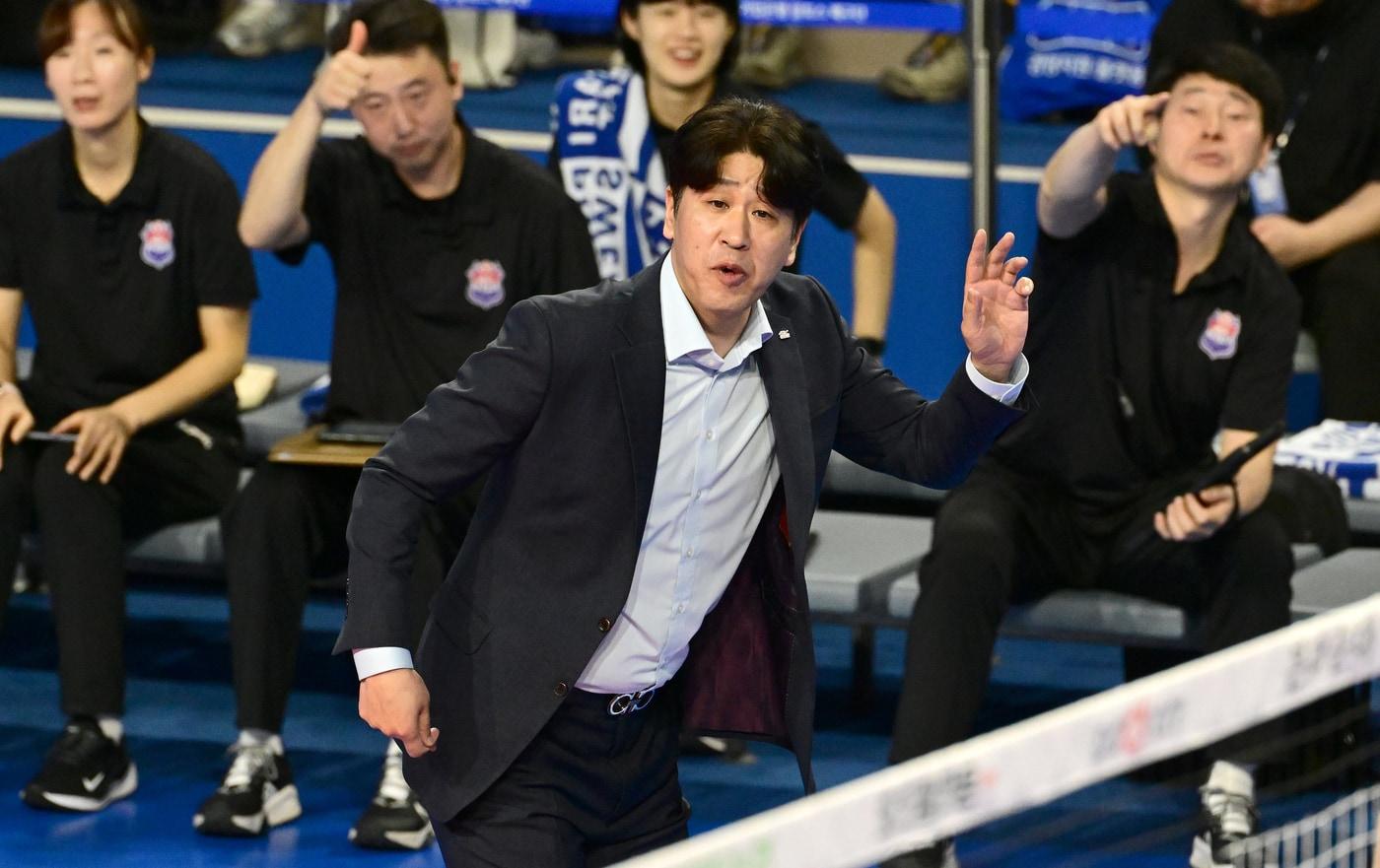 한국 도로공사 김종민 감독 (한국배구연맹 제공)