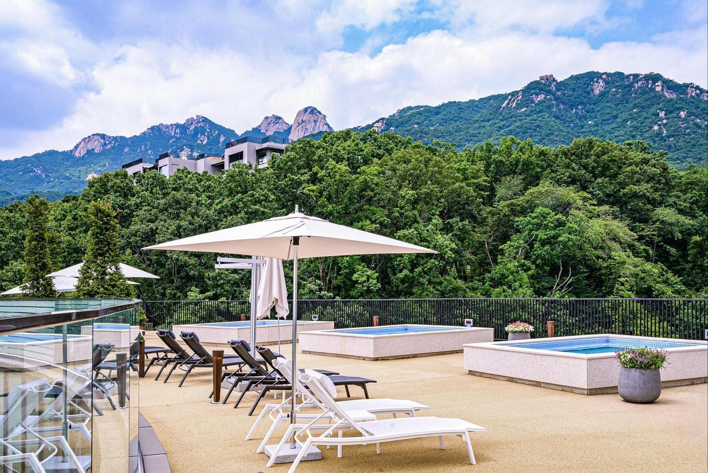  파라스파라 서울 인피니티 풀.