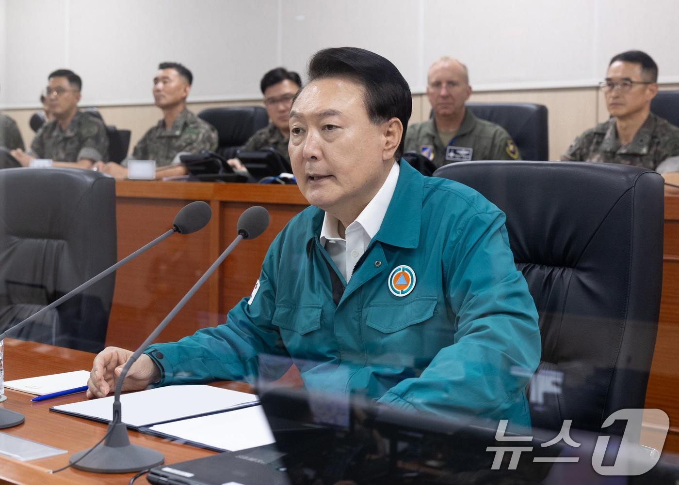 본문 이미지 - 윤석열 대통령이 21일 경기 용인 육군 지상작전사령부를 방문, 한미 을지 자유의 방패(UFS·을지프리덤실드)에 참가 중인 한미 장병들을 격려하는 발언을 하고 있다. (대통령실 제공) 2024.8.21/뉴스1 ⓒ News1 송원영 기자