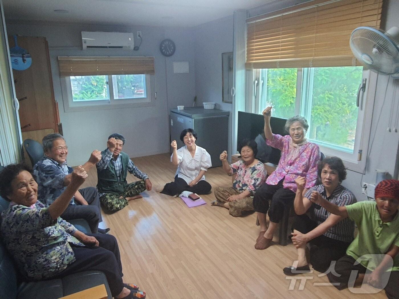 본문 이미지 - 영천시 미등록 경로당을 이용하는 어르신들 (영천시 제공) /뉴스1