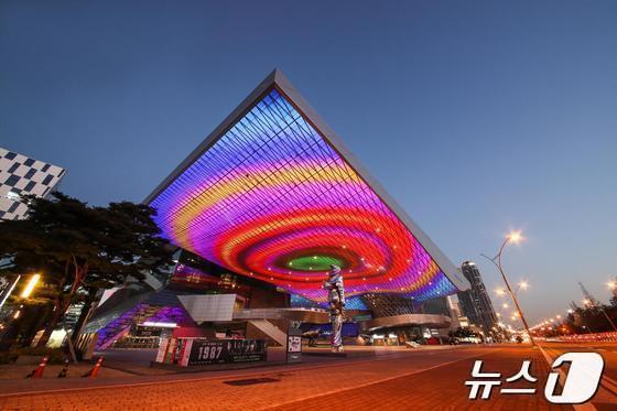 본문 이미지 - 영화의전당 전경(영회의전당 제공)