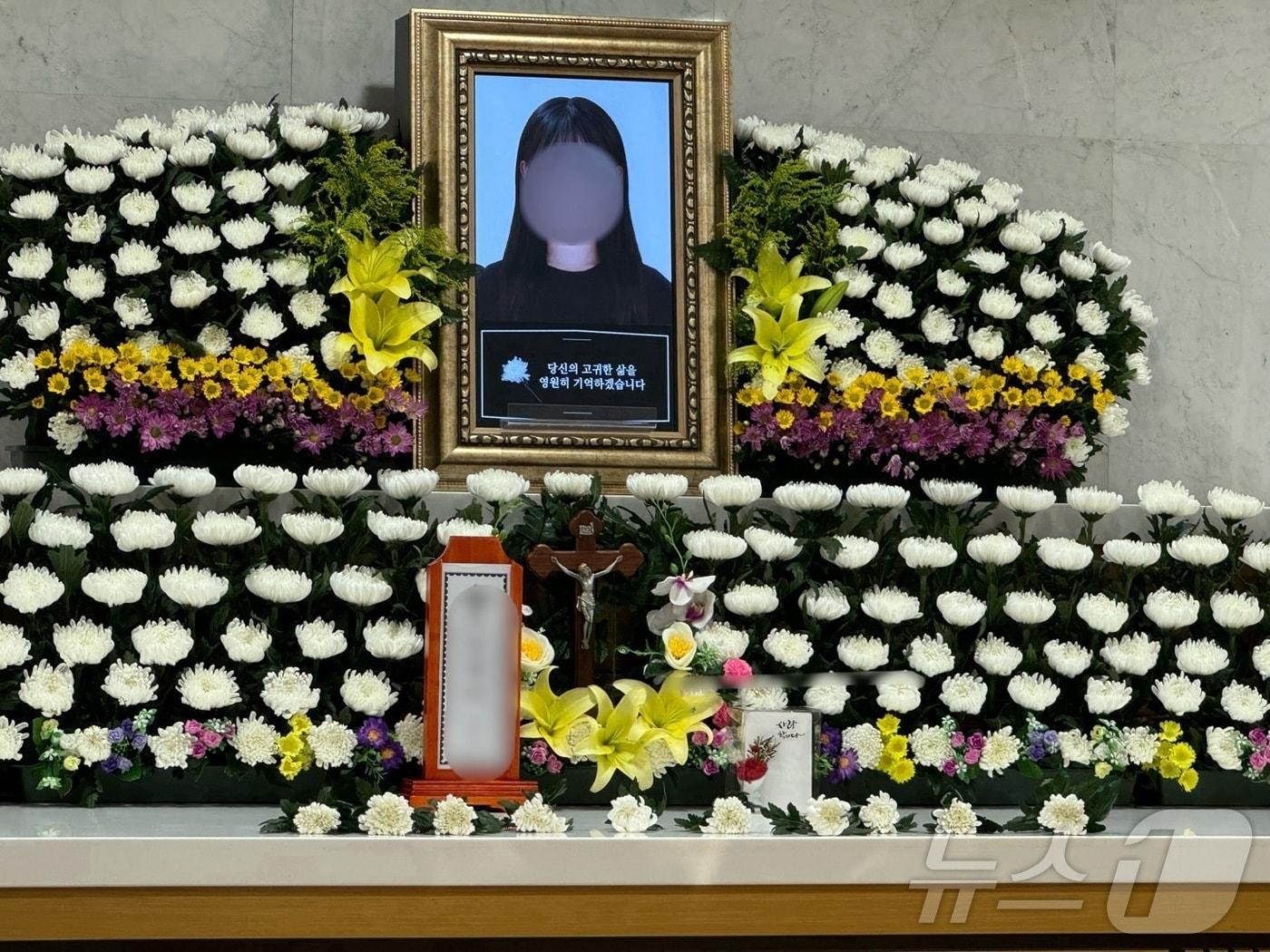 본문 이미지 - 23일 오후 경기 부천성모병원에 마련된 A 씨의 빈소.2024.8.23 ⓒ News1 박소영 기자