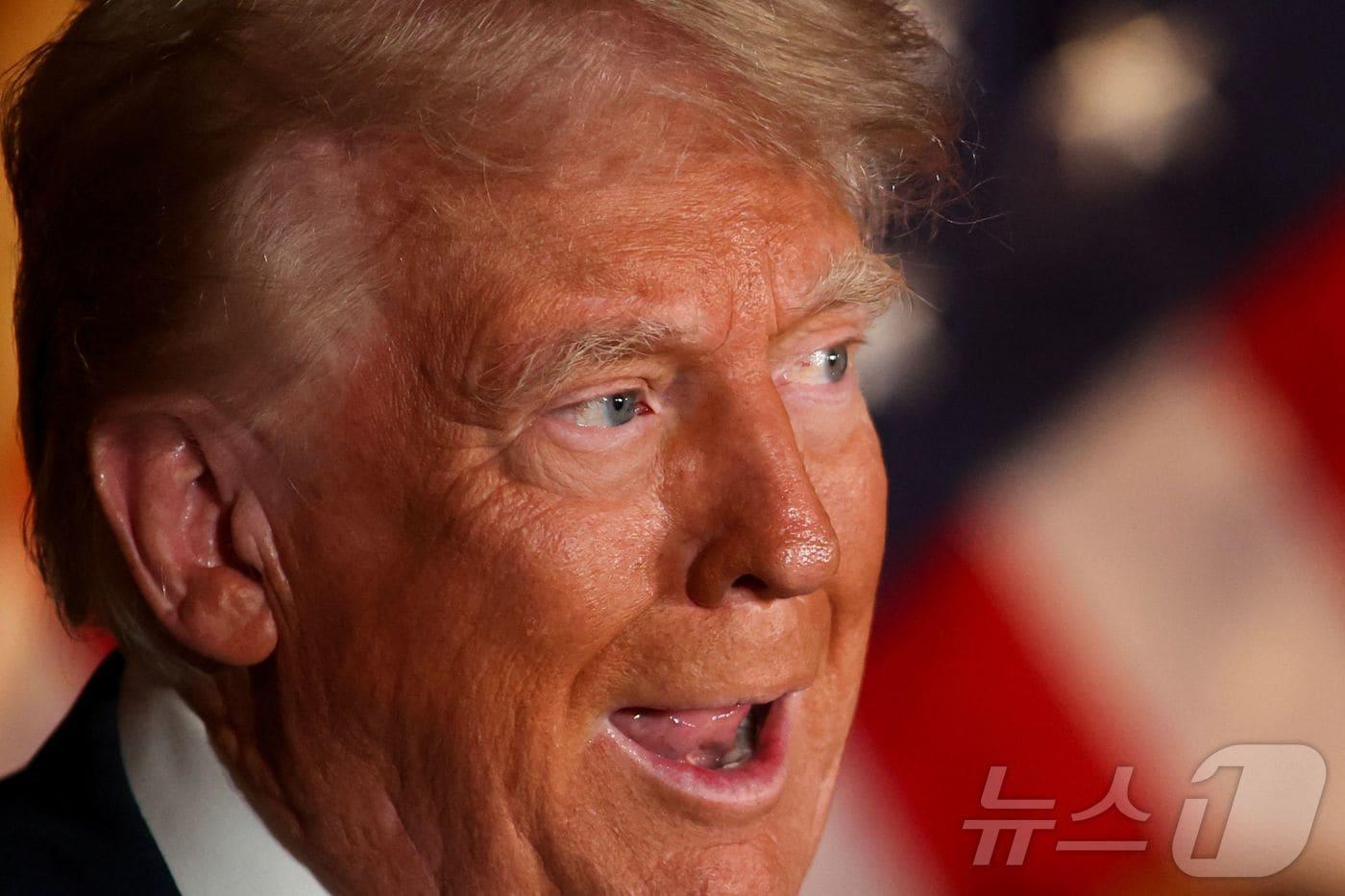 미국 공화당 대선후보인 도널드 트럼프 전 대통령이 23일(현지시간) 네바다주 라스베이거스에서 열린 선거 집회서 '팁 세금 폐지' 관련 유세를 하고 있다. 2024.08.25 ⓒ AFP=뉴스1 ⓒ News1 우동명 기자