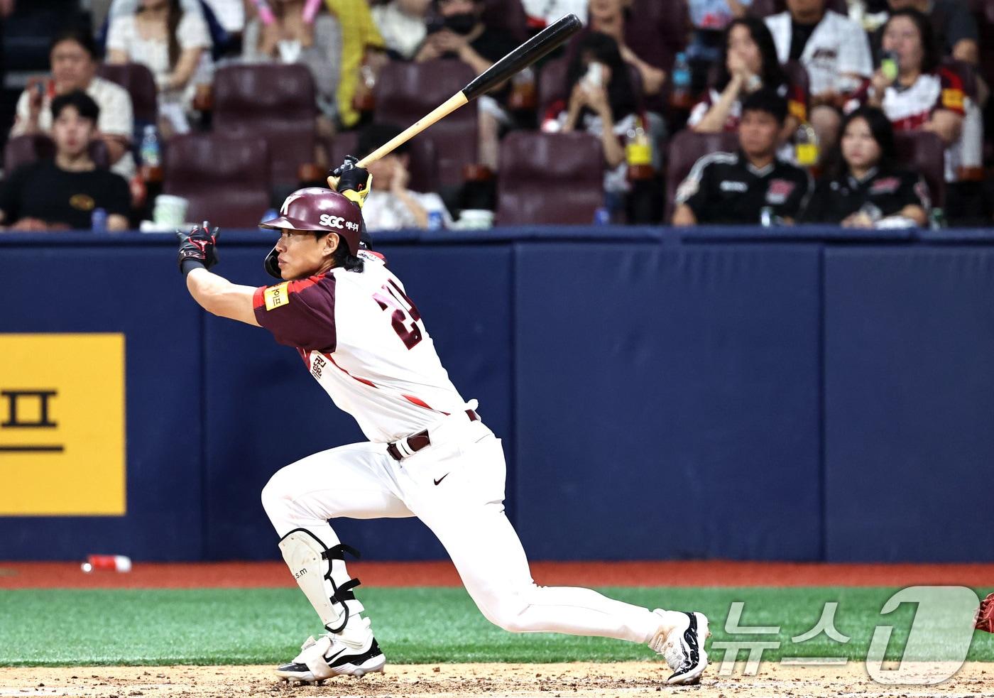 2025시즌 연봉 3억 원을 돌파한 키움 히어로즈 송성문. /뉴스1 DB ⓒ News1 구윤성 기자