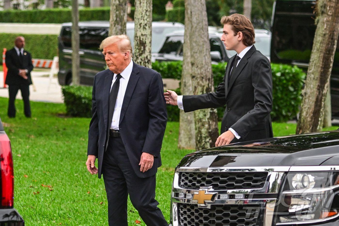 도널드 트럼프 전 대통령과 그의 막내 아들 배런 트럼프<자료 사진> ⓒ AFP=뉴스1