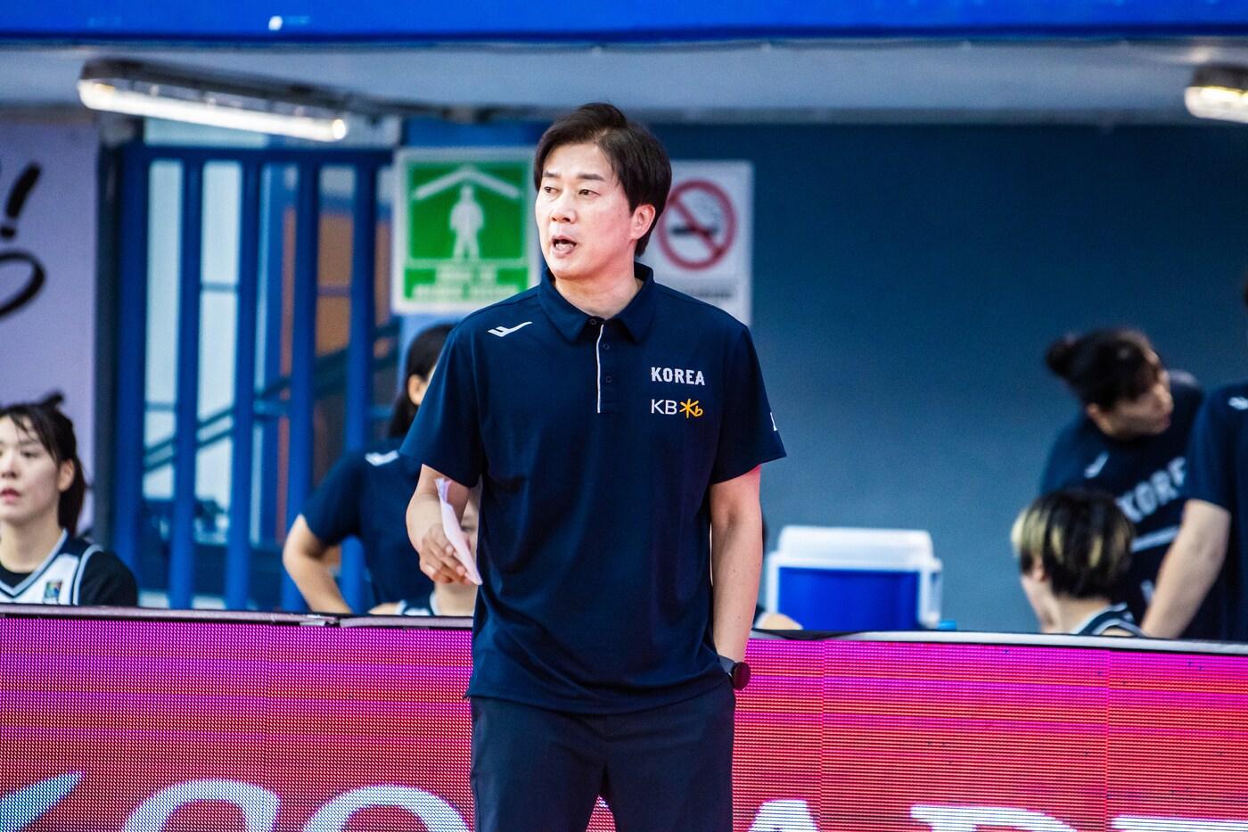 본문 이미지 - 박수호 여자농구 대표팀 감독. (대한민국농구협회 제공)