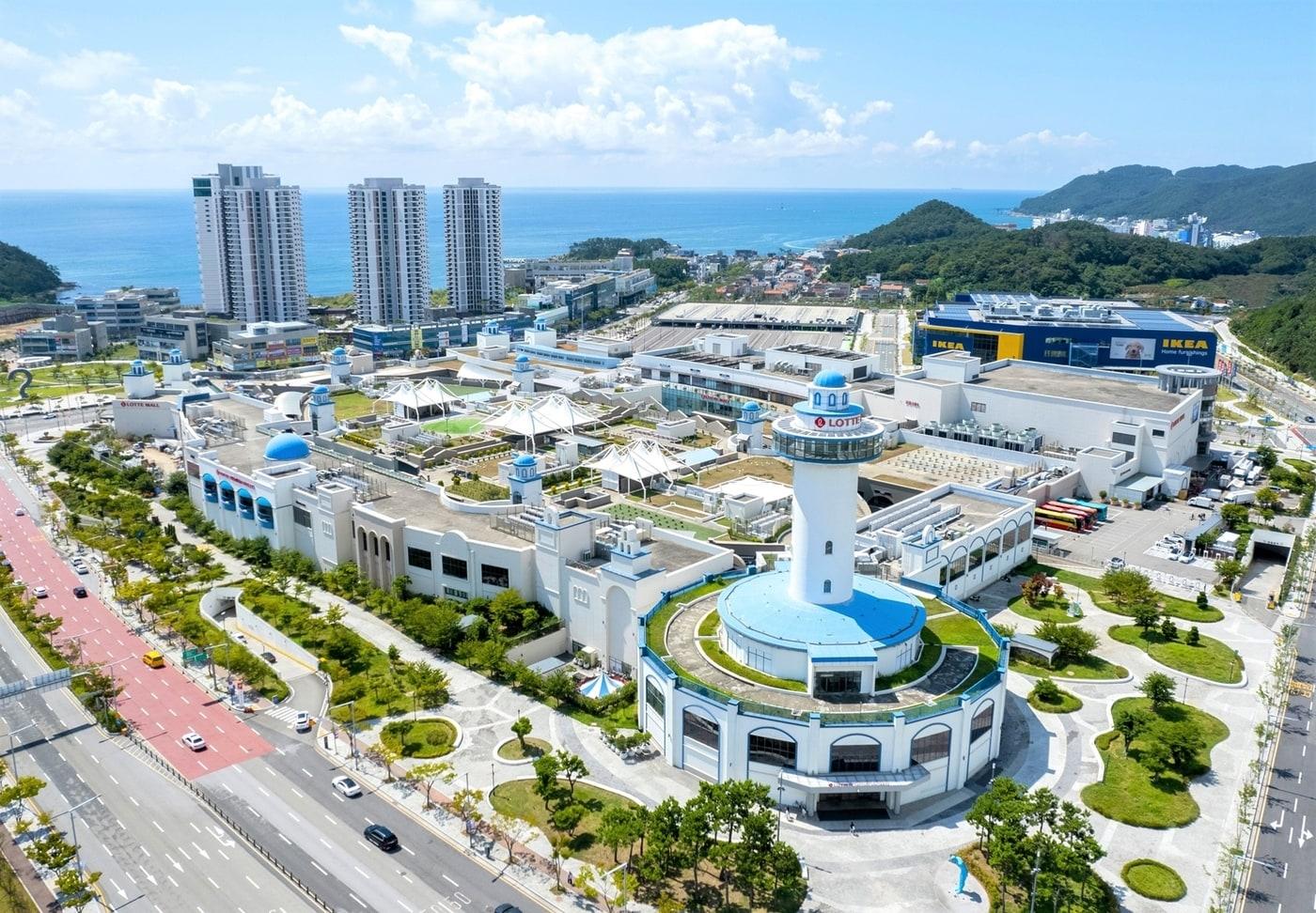 본문 이미지 - 롯데프리미엄아울렛 동부산, 파주, 기흥 3개점이 가을을 맞아 일제히 '새단장 그랜드 오픈'에 나선다.(롯데프리미엄아울렛제공)