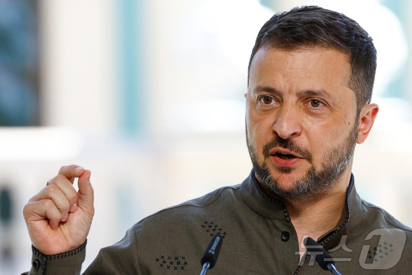 24일(현지시간) 우크라이나 키이우에서 볼로디미르 젤렌스키 대통령이 독립기념일을 맞아 폴란드·리투아니아 정상과 공동 기자회견을 하고 있다. 2024.08.26/ ⓒ 로이터=뉴스1 ⓒ News1 권진영 기자