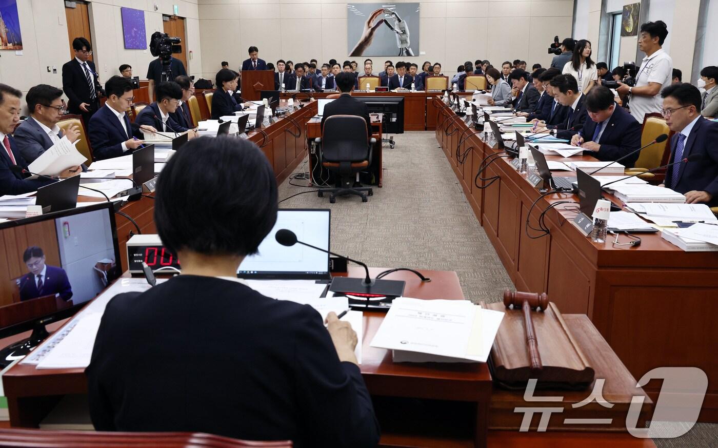 본문 이미지 - 27일 오전 서울 여의도 국회에서 과학기술정보방송통신위원회 전체회의가 열리고 있다. 2024.8.27/뉴스1 ⓒ News1 구윤성 기자