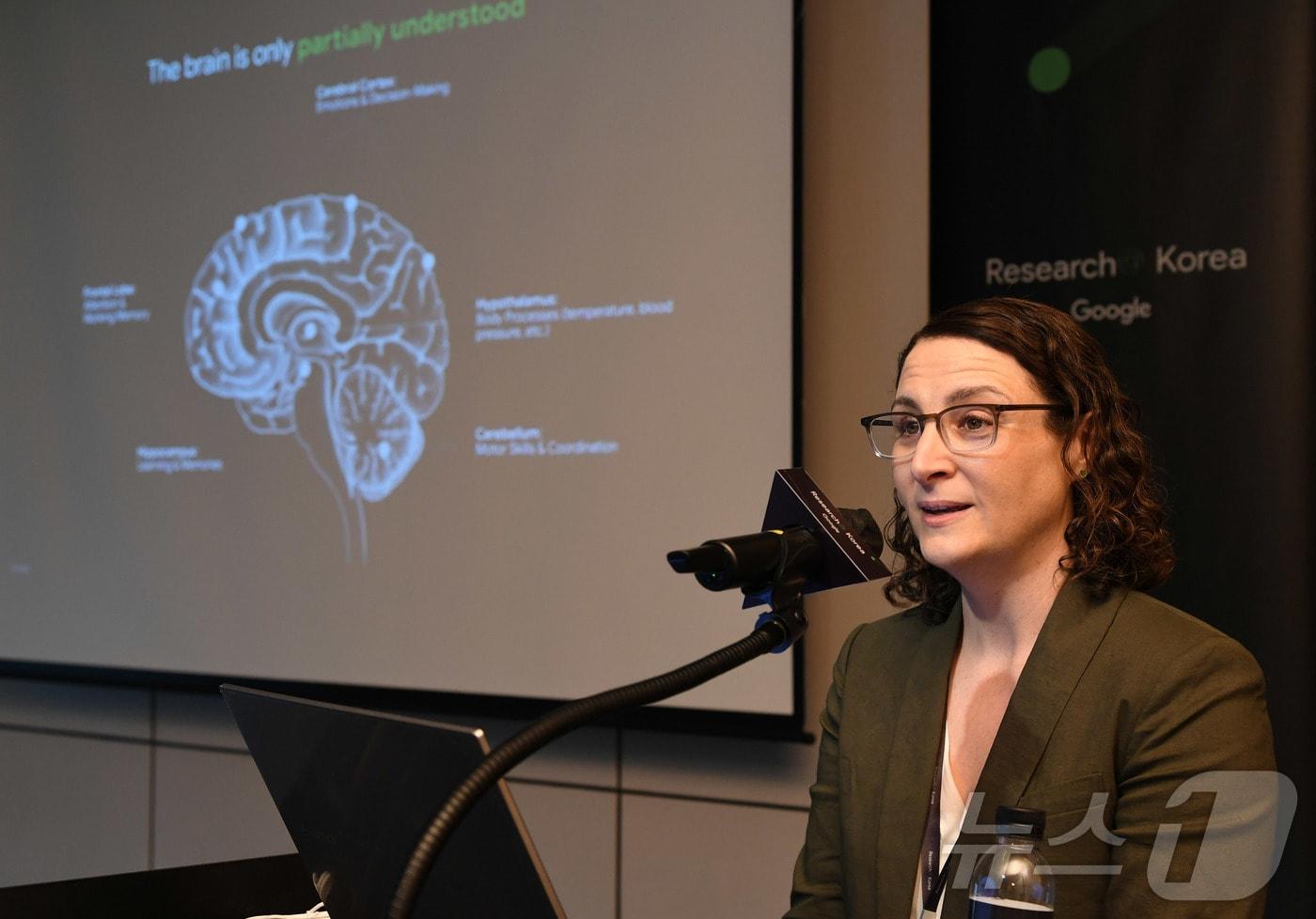 리지 도프만 구글 리서치 그룹프로덕트 매니저가 커넥토믹스(Connectomics) 프로젝트 연구 사례를 소개하고 있다.(구글 제공) 