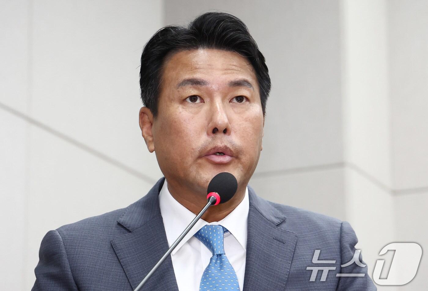 본문 이미지 - 김태효 국가안보실 1차장이 27일 오후 서울 여의도 국회에서 열린 운영위원회 전체회의에서 한일 과거사 문제와 관련해 '중마일(중요한 건 일본 마음)'이라고 말한 과거 발언과 관련한 의원 질의에 답변하고 있다. 2024.8.27/뉴스1 ⓒ News1 김민지 기자