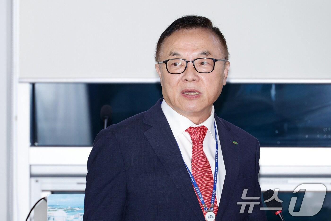 황주호 한국수력원자력 사장이 28일 오전 서울 여의도 국회의원회관에서 열린 국회무궁화포럼 제1회 조찬강연 토론회에서 '원자력 강국의 길과 우리의 과제'를 주제로 특강하고 있다. 2024.8.28/뉴스1 ⓒ News1 안은나 기자