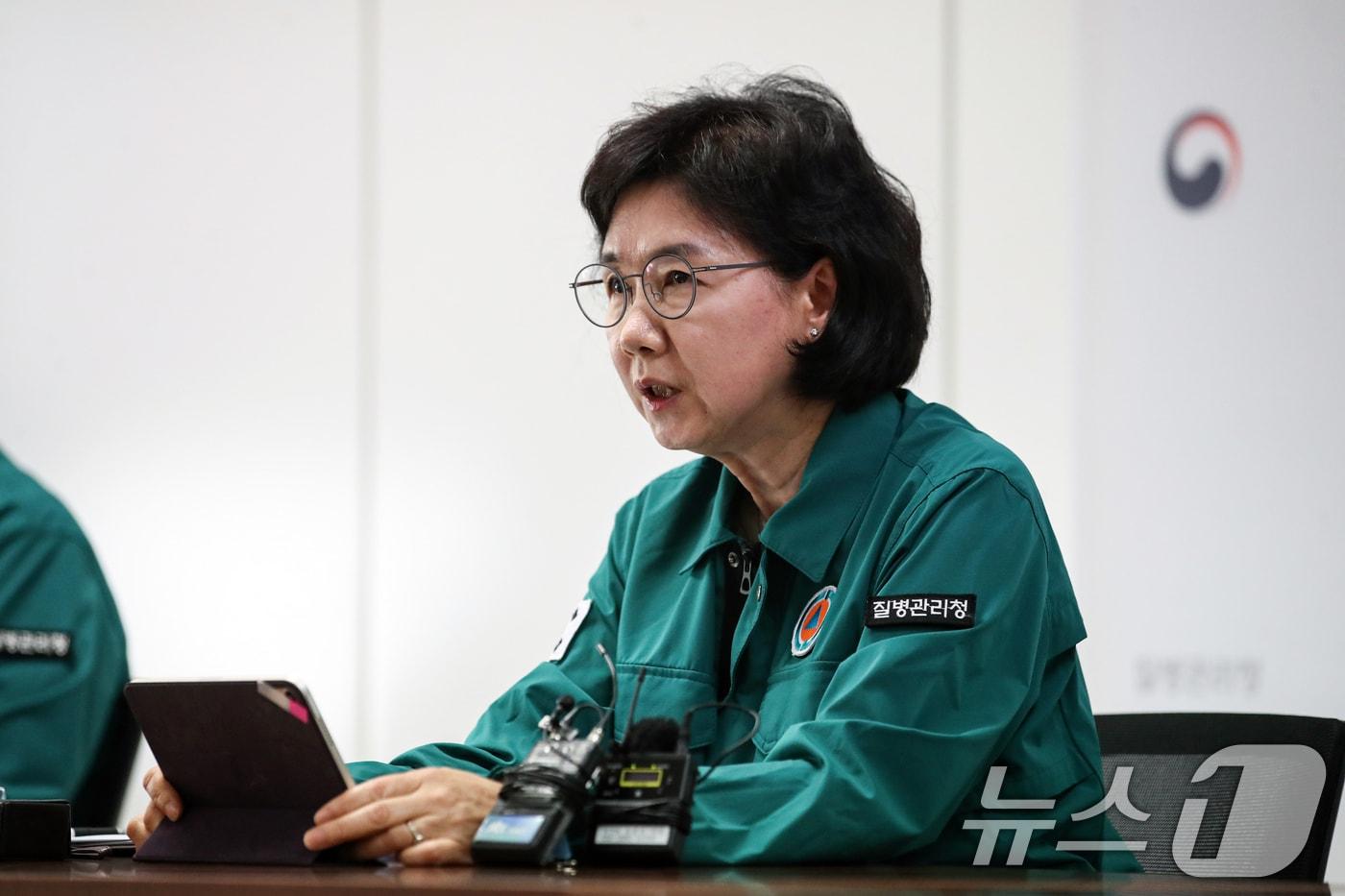 본문 이미지 - 지영미 질병관리청장이 28일 오후 서울 서대문구 질병관리청 수도권질병대응센터에서 열린 코로나19 유행 동향 및 대응방안 관계부처 회의를 주재하고 있다. 2024.8.28/뉴스1 ⓒ News1 이승배 기자