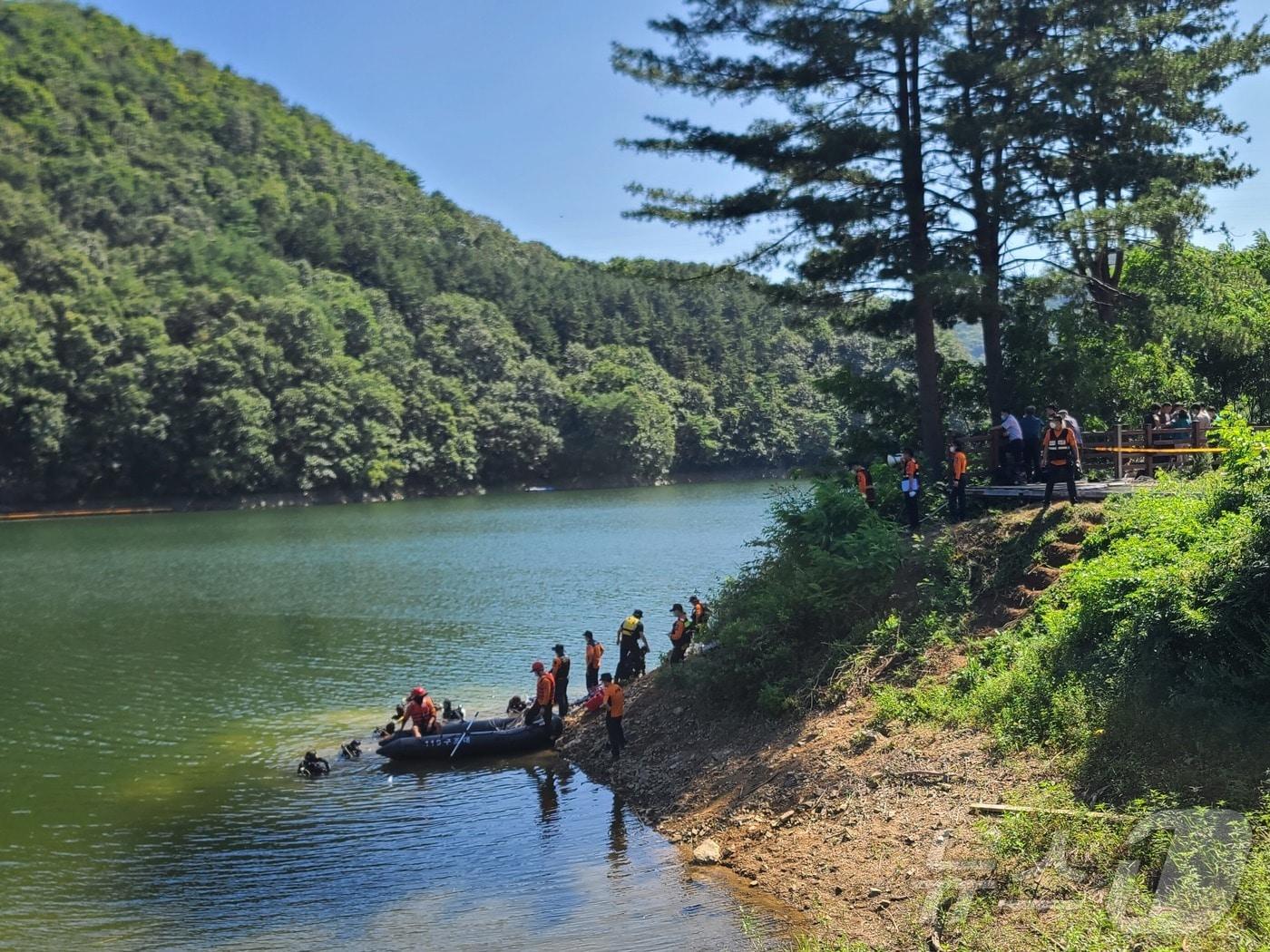 본문 이미지 - 강원 홍천 대룡저수지 실종자 수색 현장.(독자 제공)