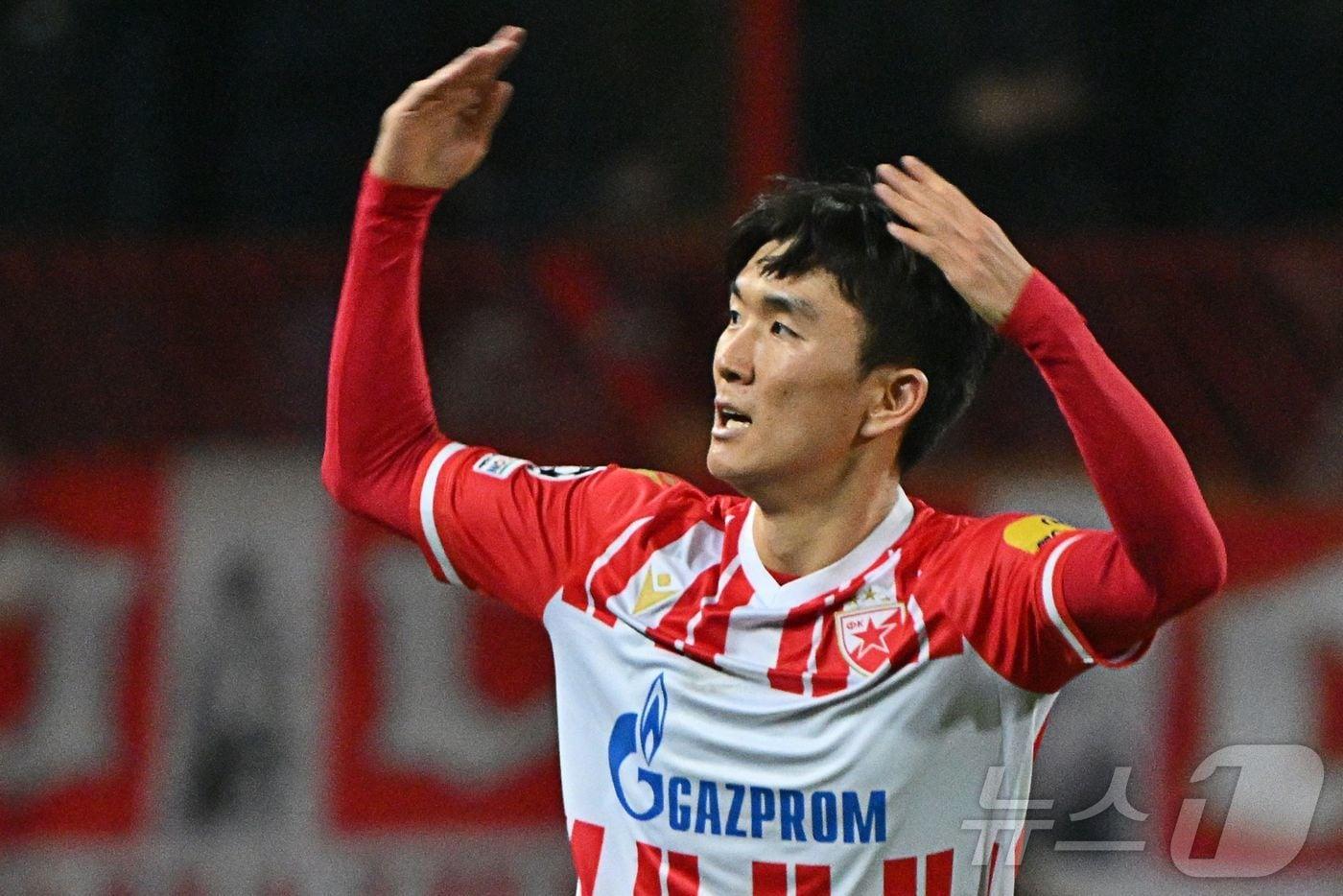 본문 이미지 - 츠르베나 즈베즈다의 황인범ⓒ AFP=뉴스1