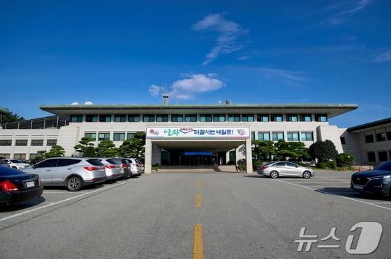 본문 이미지 - 태안군청 전경. /뉴스1