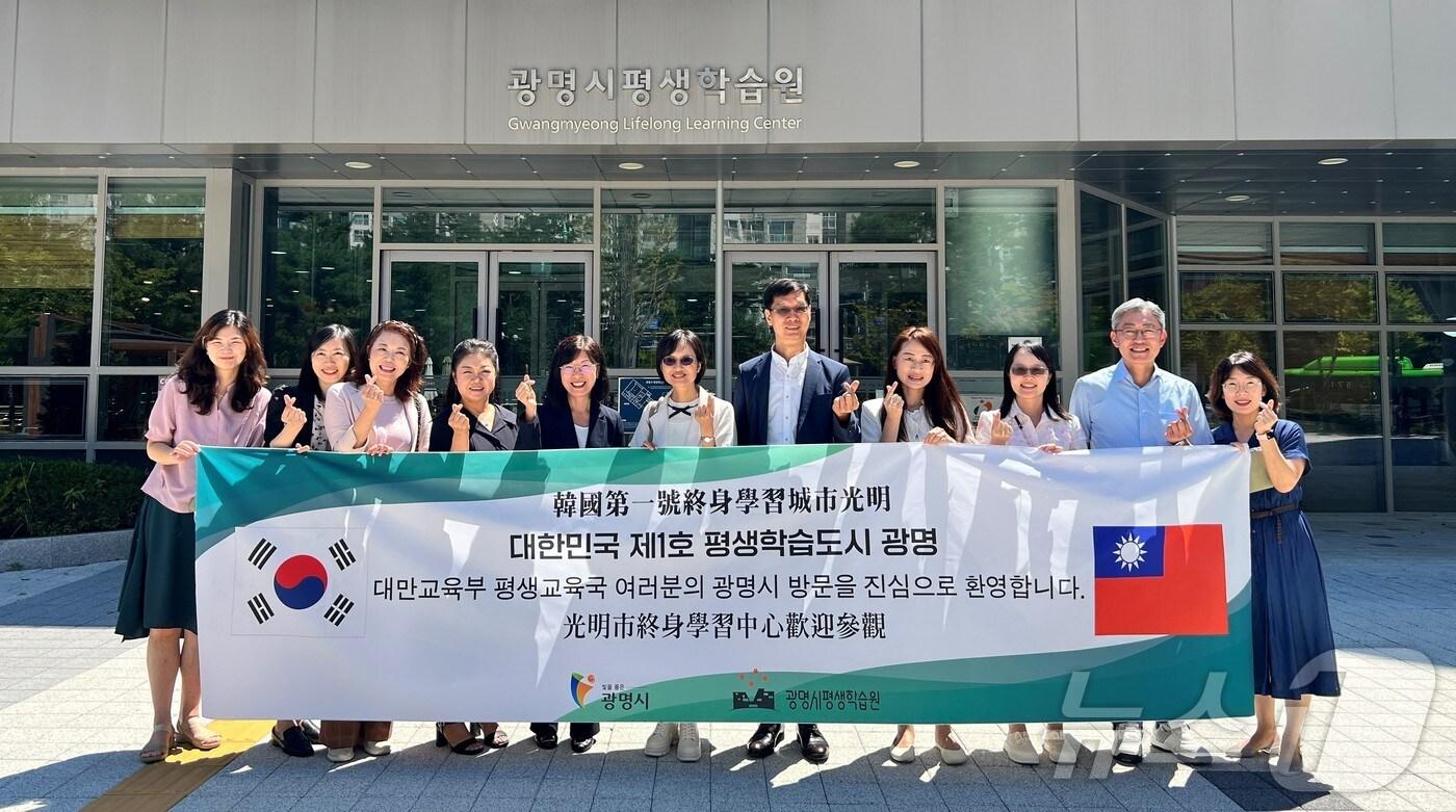 본문 이미지 - 방문단.(광명시 제공)