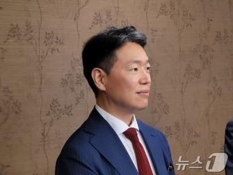 본문 이미지 - 임종훈 한미사이언스 대표이사가 소액주주연대 면담 후 기자간담회에 참여하고 있다./뉴스1 ⓒ News1 황진중 기자