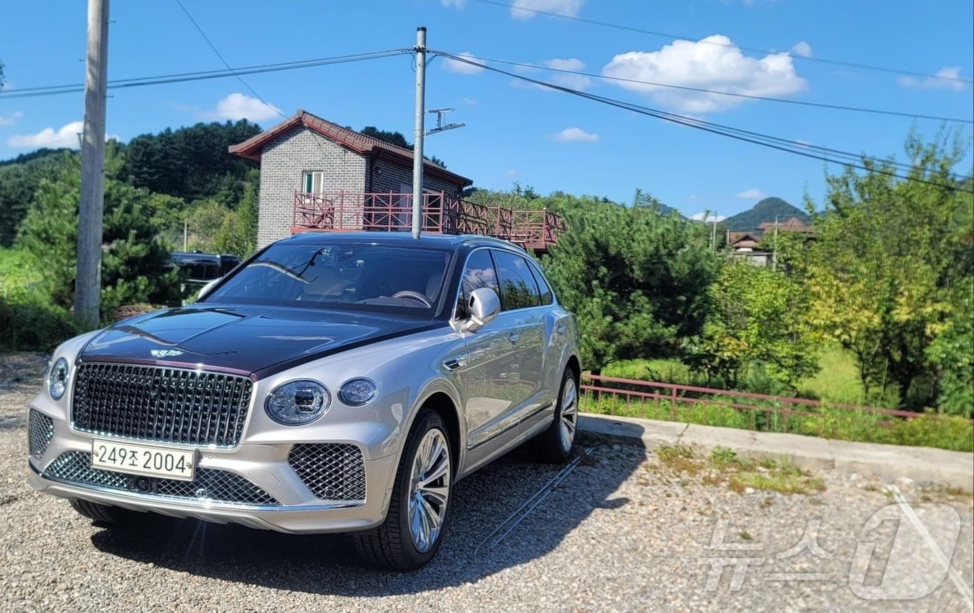 벤틀리의 '벤테이가 EWB 아주르' ⓒ News1 박기범 기자 