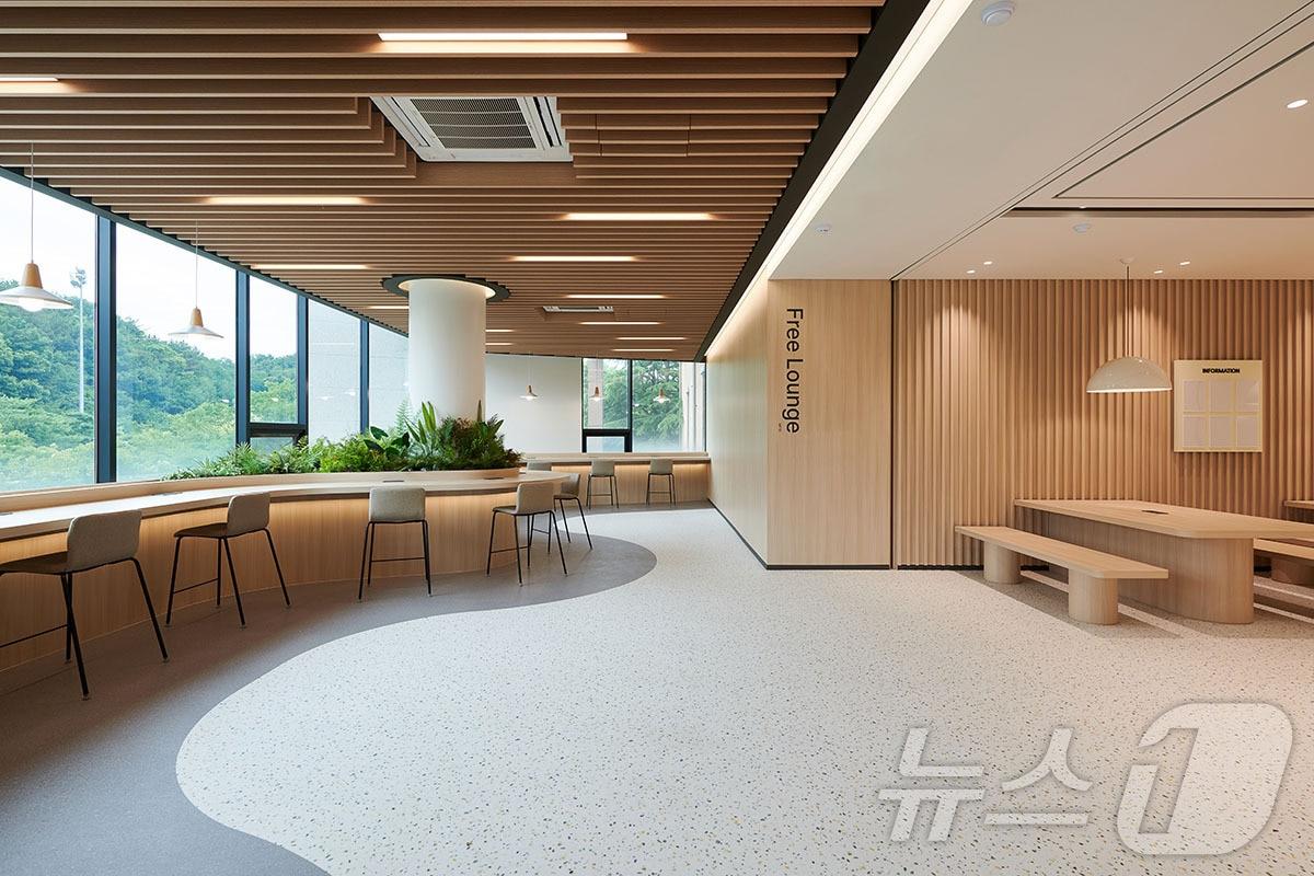 본문 이미지 - 목원대 중앙도서관 목원스마트융합라운지 내 자유 열람실 전경.(목원대 제공)/뉴스1