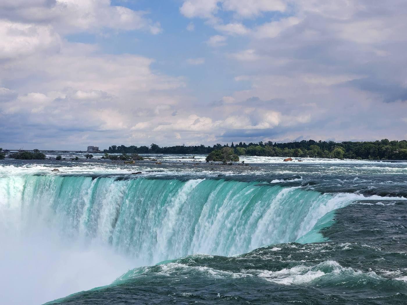 본문 이미지 - 캐나다 온타리오주 남부에 위치한 나이아가라 폭포 모습으로 캐나다의 주요 관광 명소로 꼽히는 곳이다. 2024.08. 05/ ⓒ 뉴스1 김남희 통신원