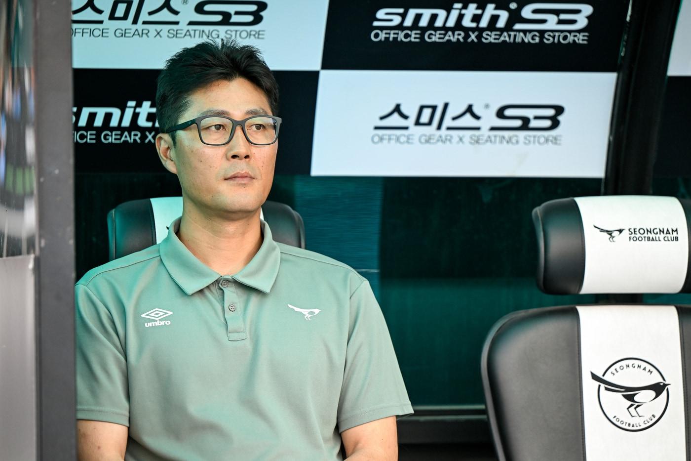 본문 이미지 - 성남FC가 최철우 감독과 상호 합의 하에 계약을 해지하기로 결정했다고 6일 밝혔다.(성남FC 제공)