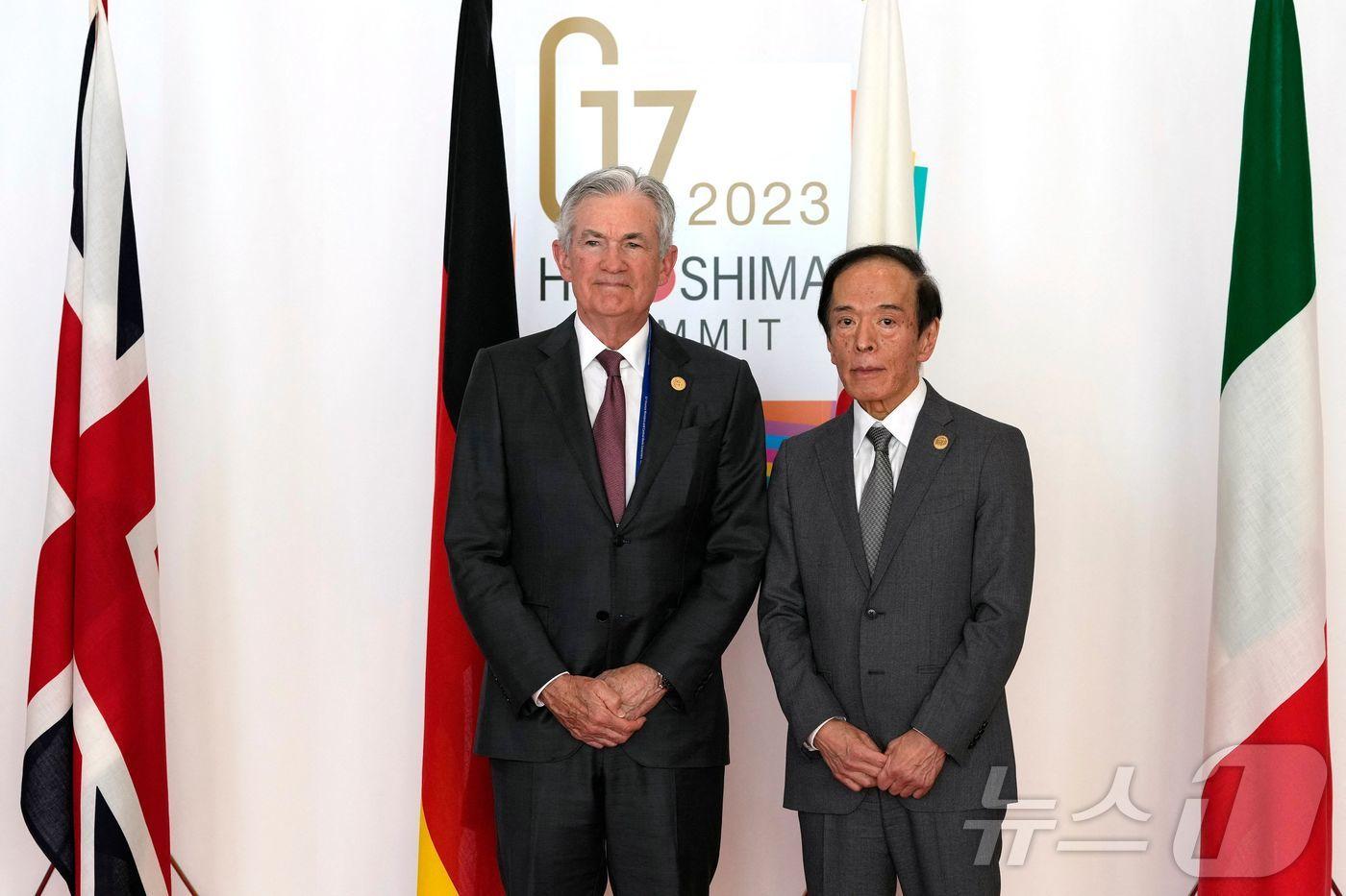 미국 연방준비제도(연준)의 제롬 파월 의장과 일본은행의 우에다 가즈오 총재 ⓒ AFP=뉴스1