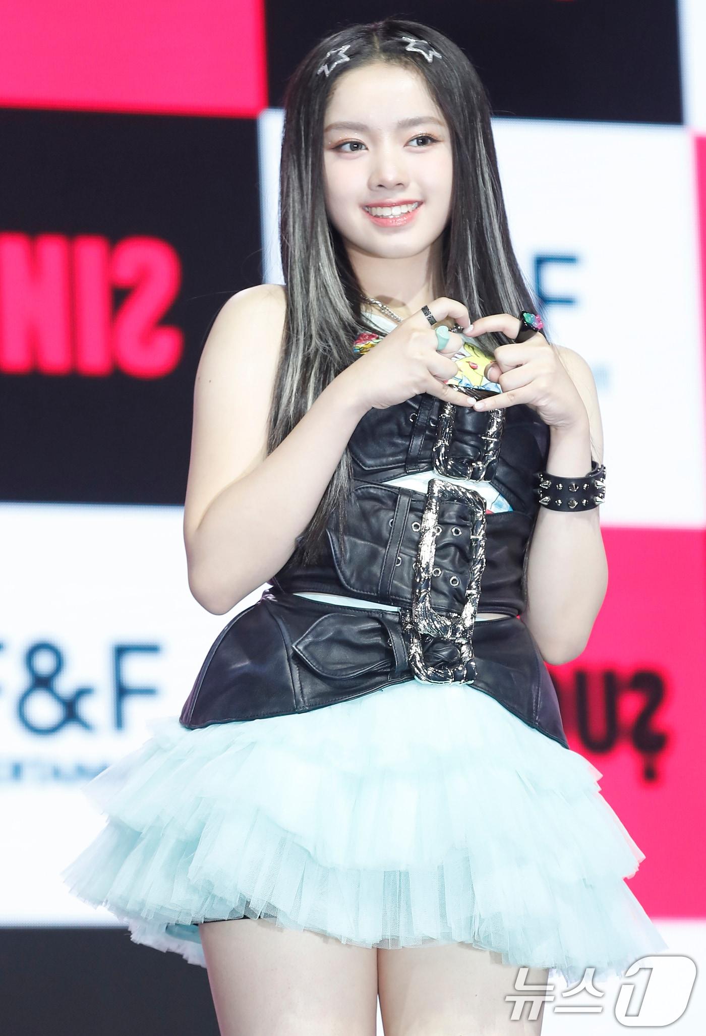 본문 이미지 - 유니스 엘리시아가 6일 서울 광진구 예스24라이브홀에서 가진 첫 번째 싱글앨범 ‘CURIOUS(큐리어스)’ 쇼케이스에서 포즈를 취하고 있다. 2024.8.6/뉴스1 ⓒ News1 권현진 기자
