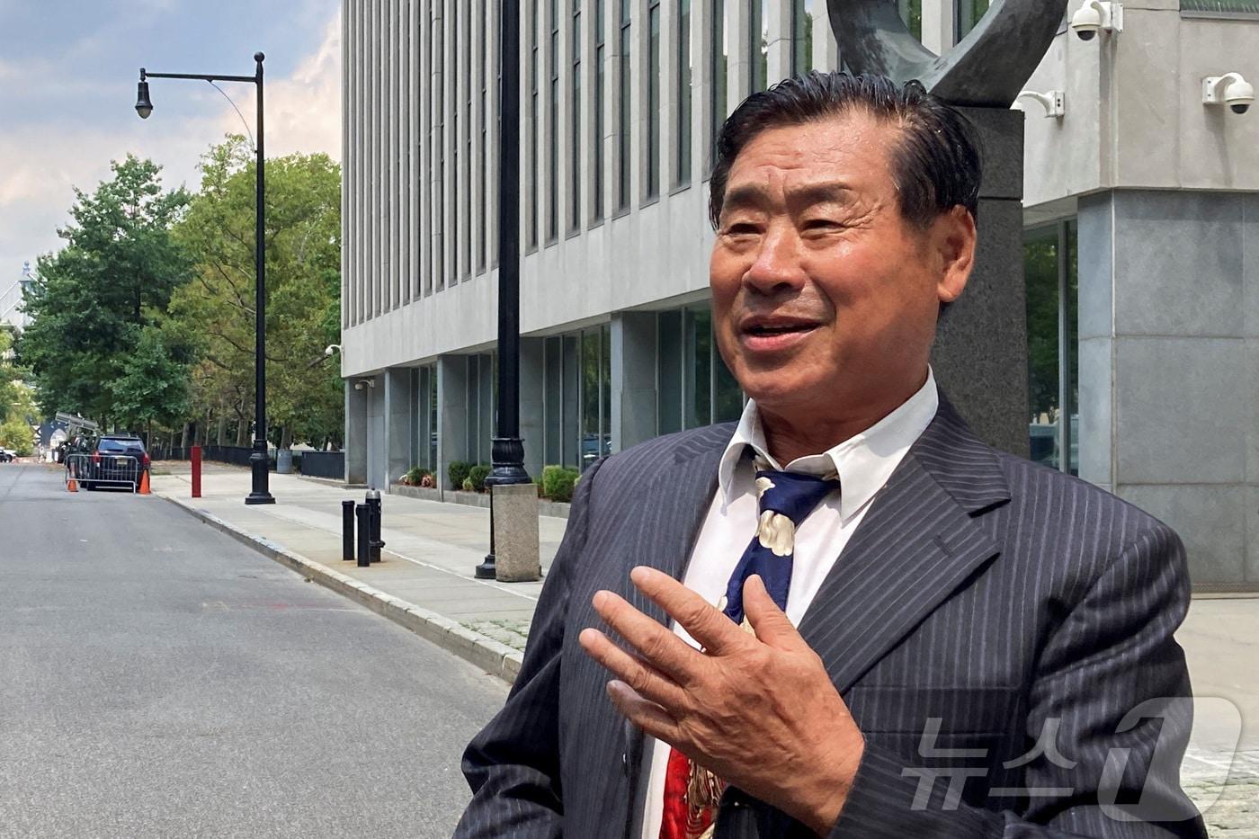 본문 이미지 - 중국계 미국인 왕슈쥔이 6일(현지시간) 미국에서 중국 간첩 활동을 한 혐의에 대해 유죄 평결을 받았다. 왕슈쥔은 중국 민주화 운동가와 인권 운동가에 대한 정보를 중국 국가안전부에 넘긴혐의로 지난 2022년 체포됐다. 2022.8.7. ⓒ 로이터=뉴스1 ⓒ News1 이창규 기자