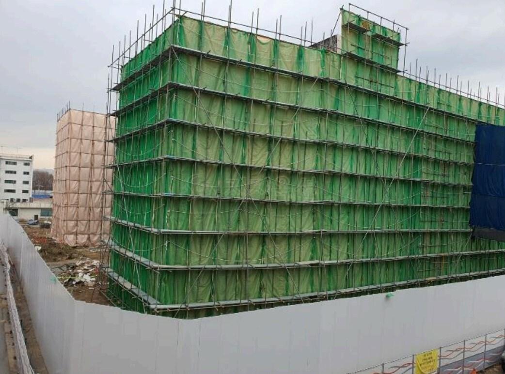 본문 이미지 - 재건축이 진행 중인 반포주공1단지 전경(지지옥션). 