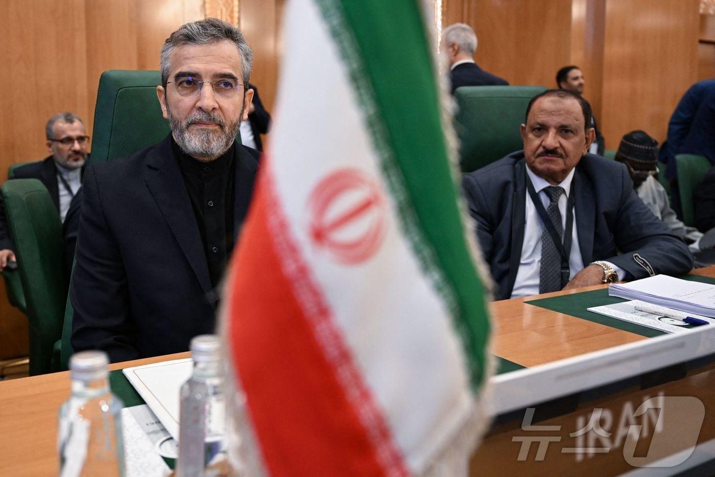 본문 이미지 - 7일(현지시간) 사우디아라비아 제다에서 열린 이슬람협력기구(OIC) 회의에 알리바게리 이란 외무장관 대행이 참석해 이야기를 듣고 있다. 2024.08.07/ ⓒ AFP=뉴스1 ⓒ News1 권진영 기자