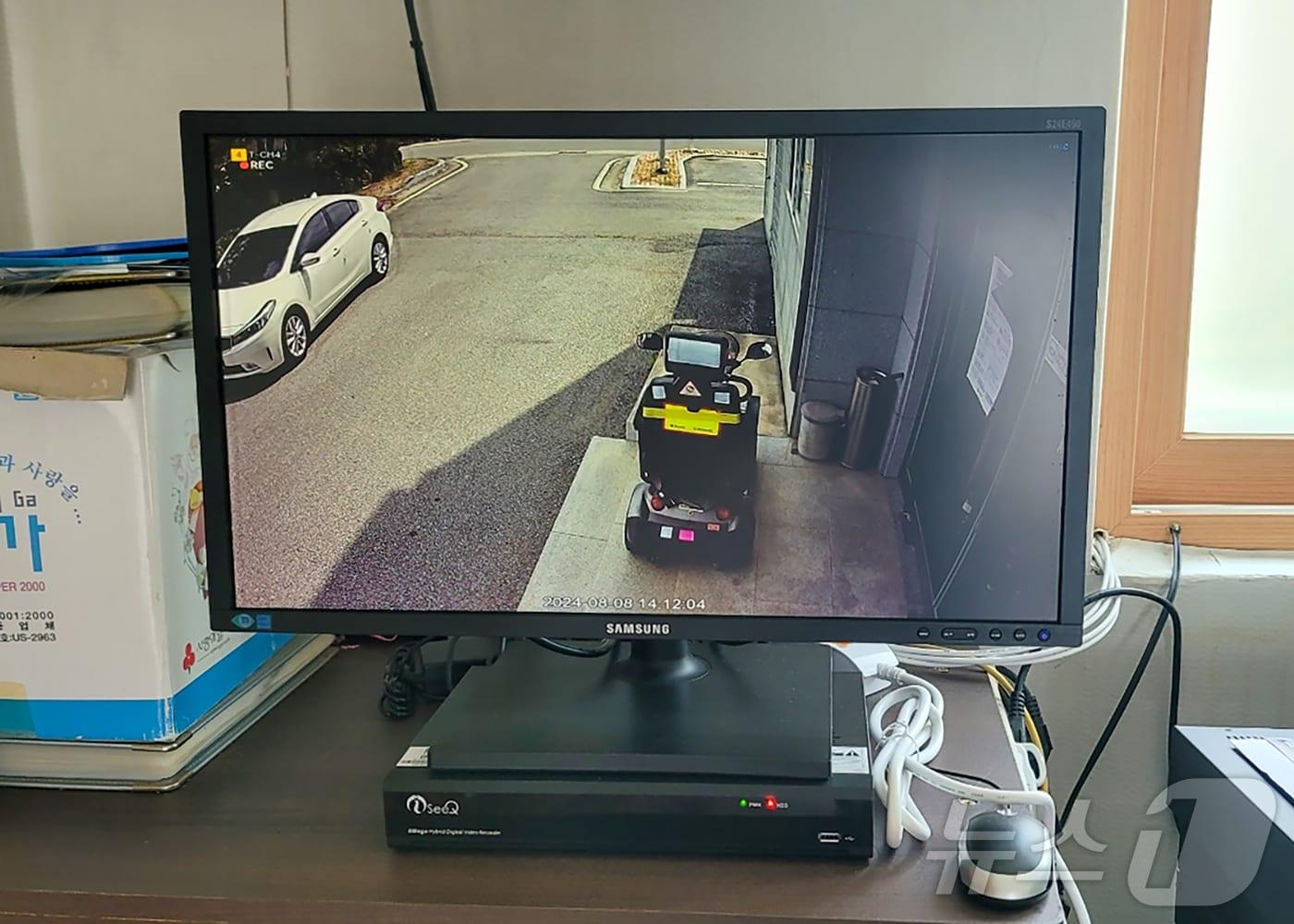 본문 이미지 - 영주시의 한 경로당에 설치된 CCTV.(영주시 제공)2024.8.9/뉴스1