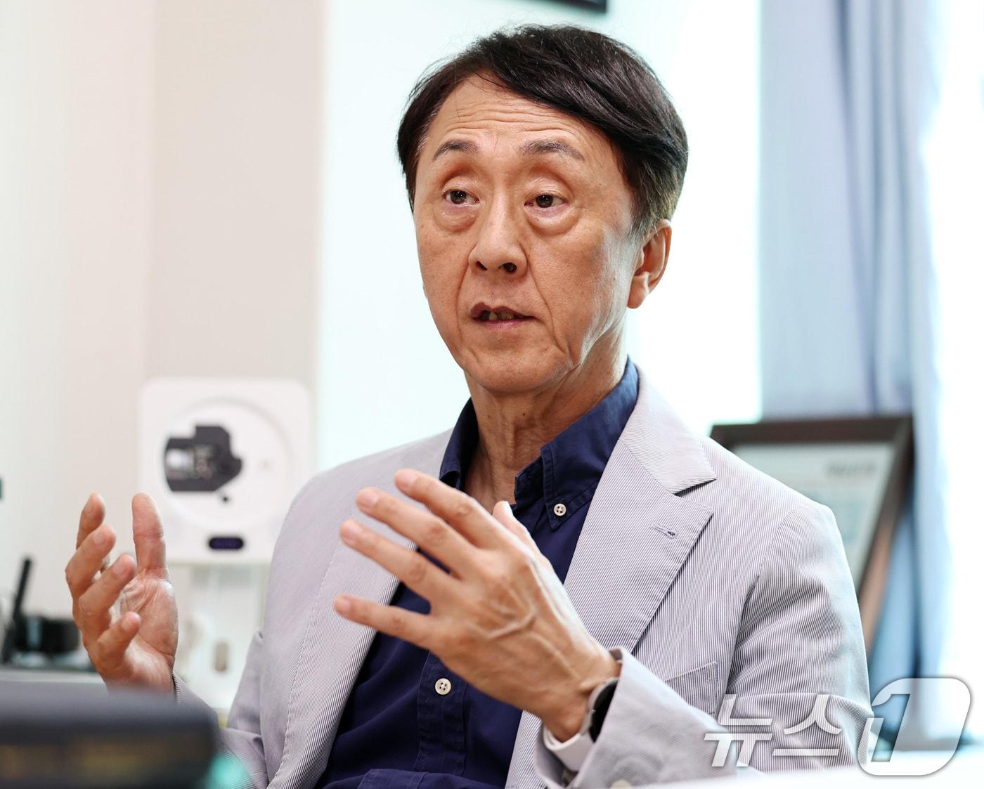 본문 이미지 - 김경환 한국부동산금융투자포럼 회장이 15일 서울 송파구 사무실에서 뉴스1과 인터뷰하고 있다. 2024.8.15/뉴스1 ⓒ News1 구윤성 기자